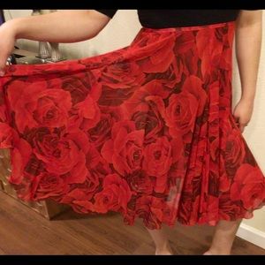 Vintage Hugo Boss Red Floral Skirt size 6-8.